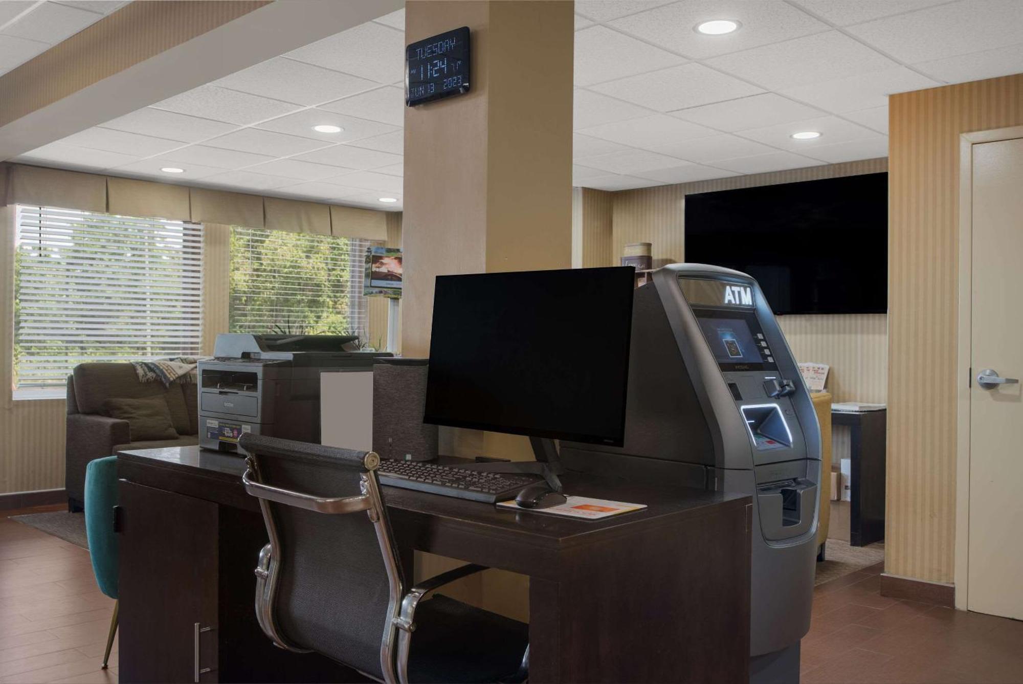 Quality Inn & Suites Chambersburg Extérieur photo