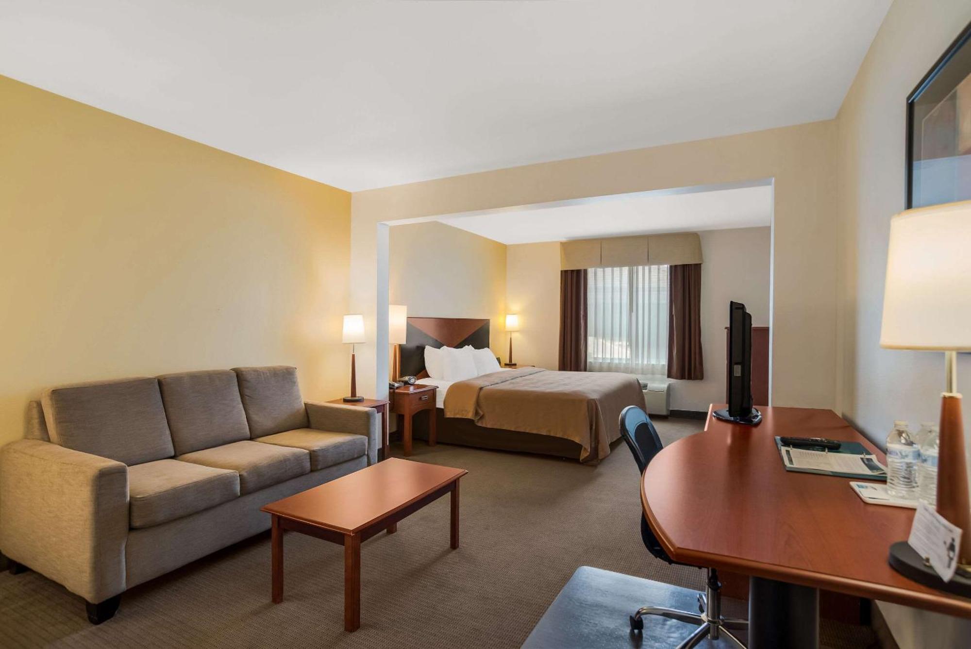 Quality Inn & Suites Chambersburg Extérieur photo