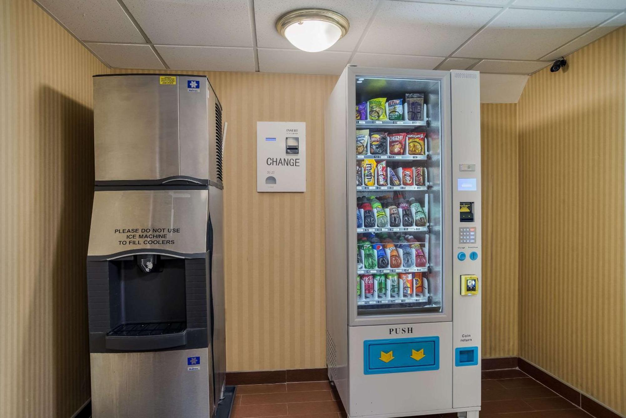 Quality Inn & Suites Chambersburg Extérieur photo