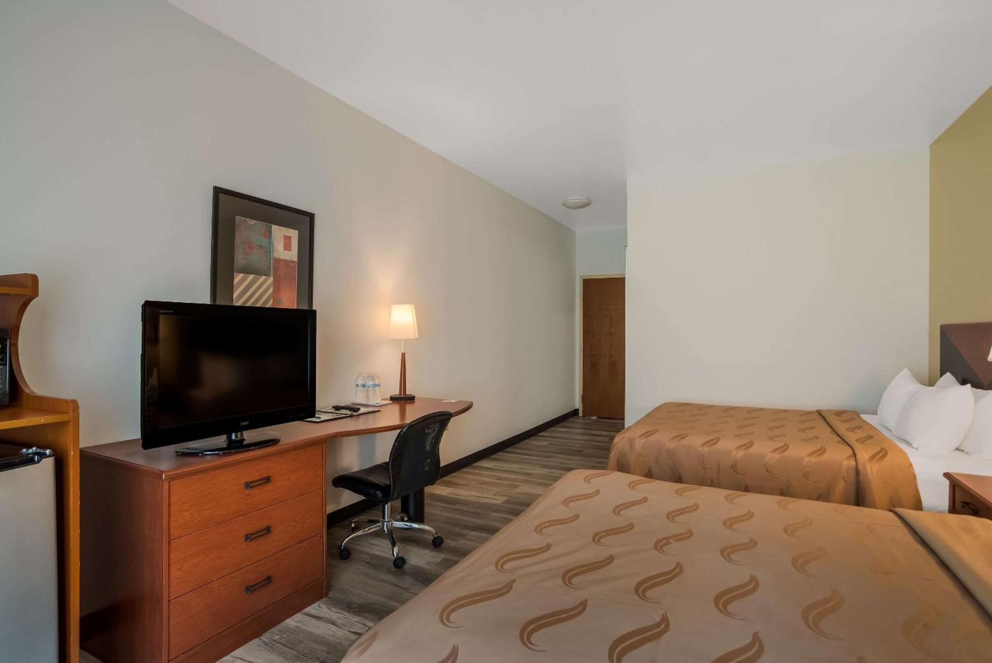 Quality Inn & Suites Chambersburg Extérieur photo