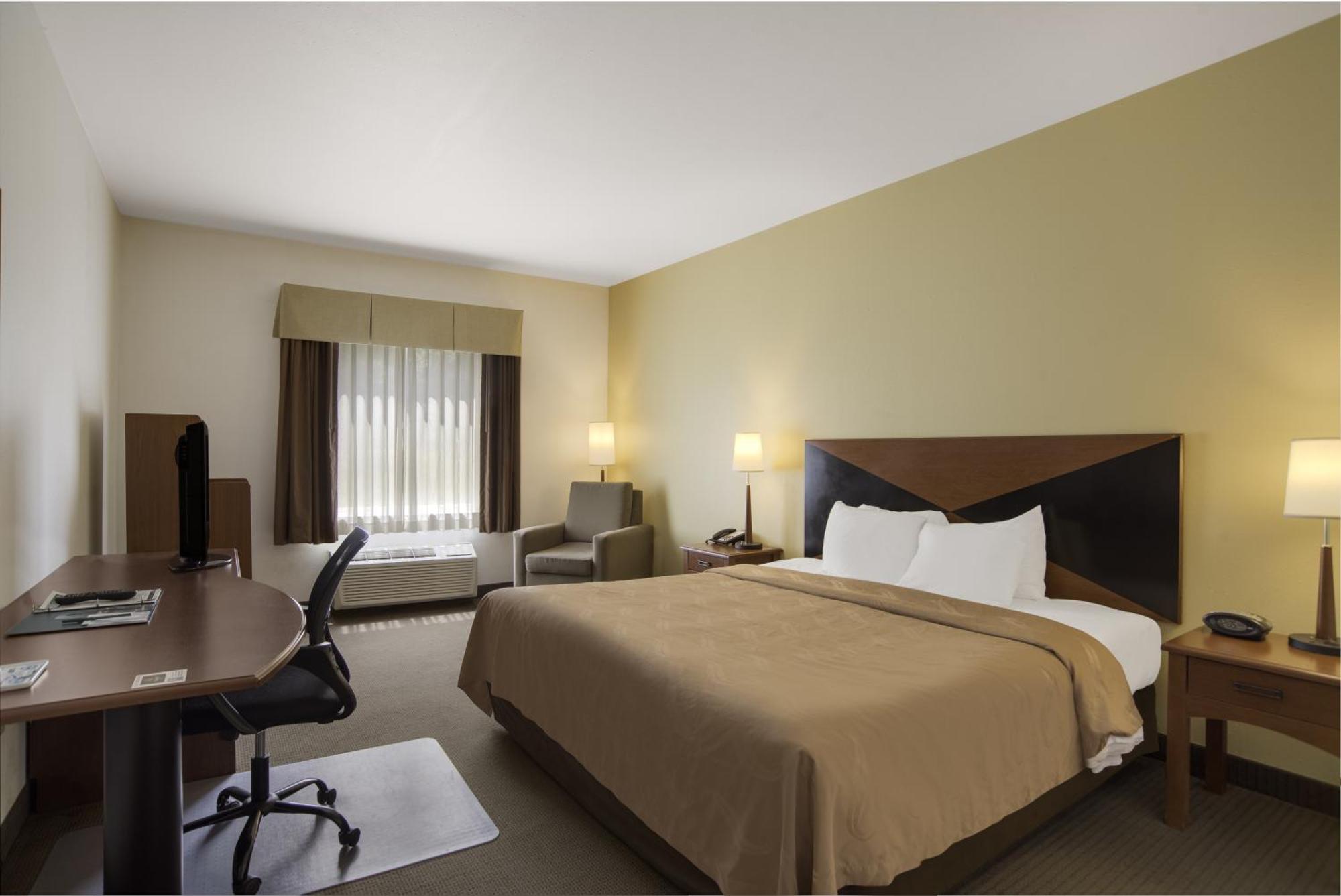 Quality Inn & Suites Chambersburg Extérieur photo
