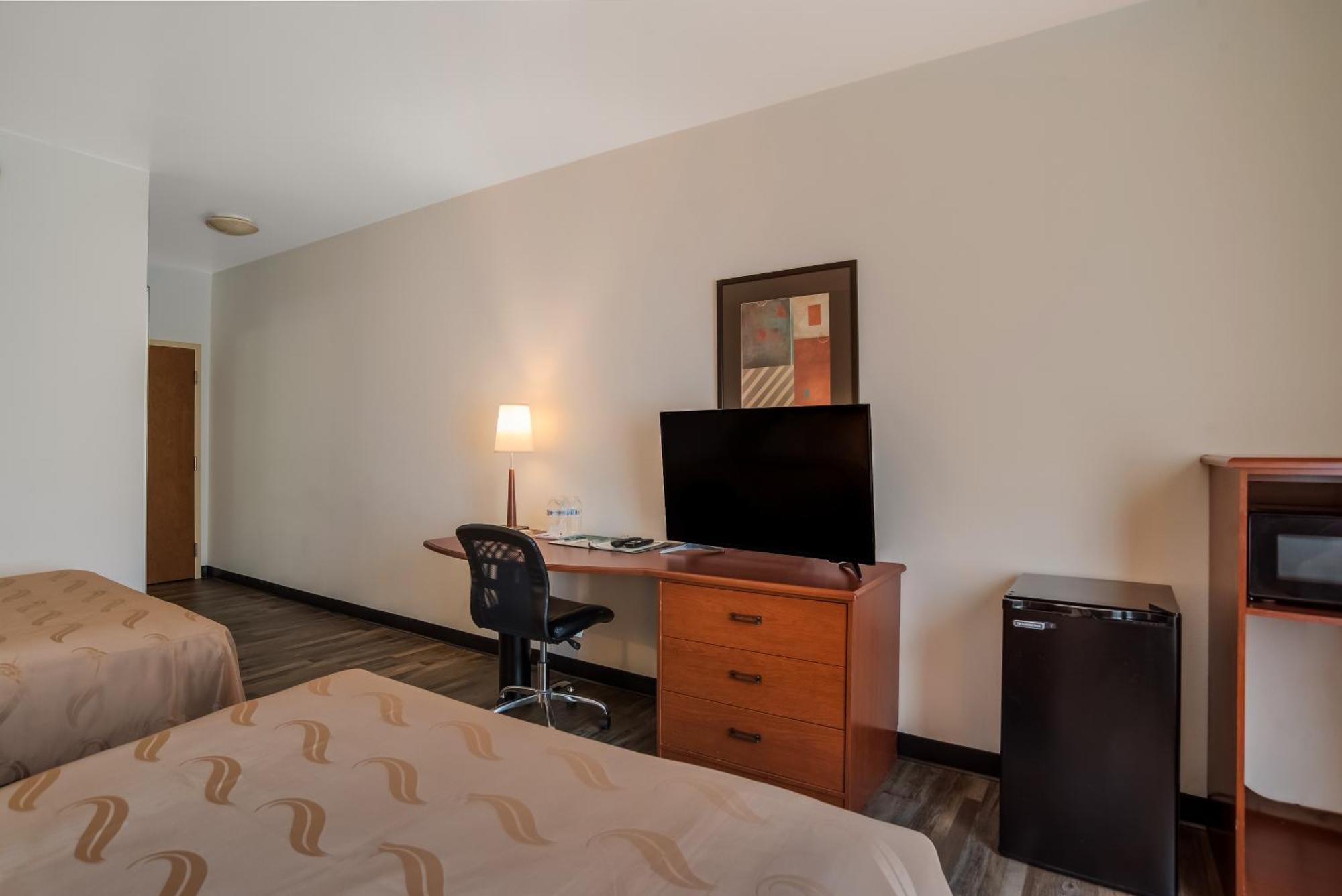 Quality Inn & Suites Chambersburg Extérieur photo