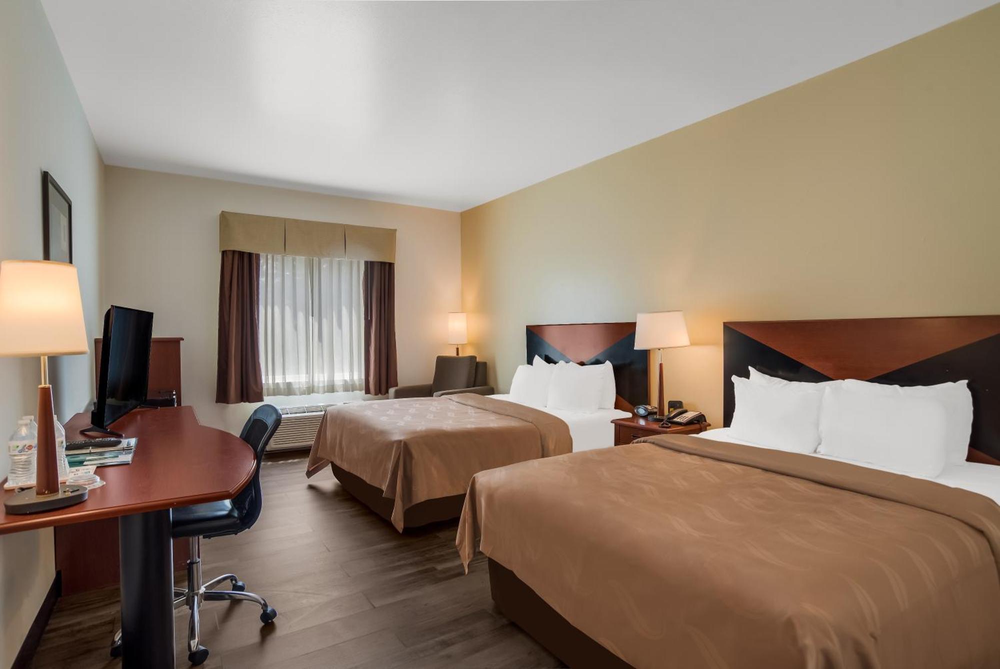 Quality Inn & Suites Chambersburg Extérieur photo