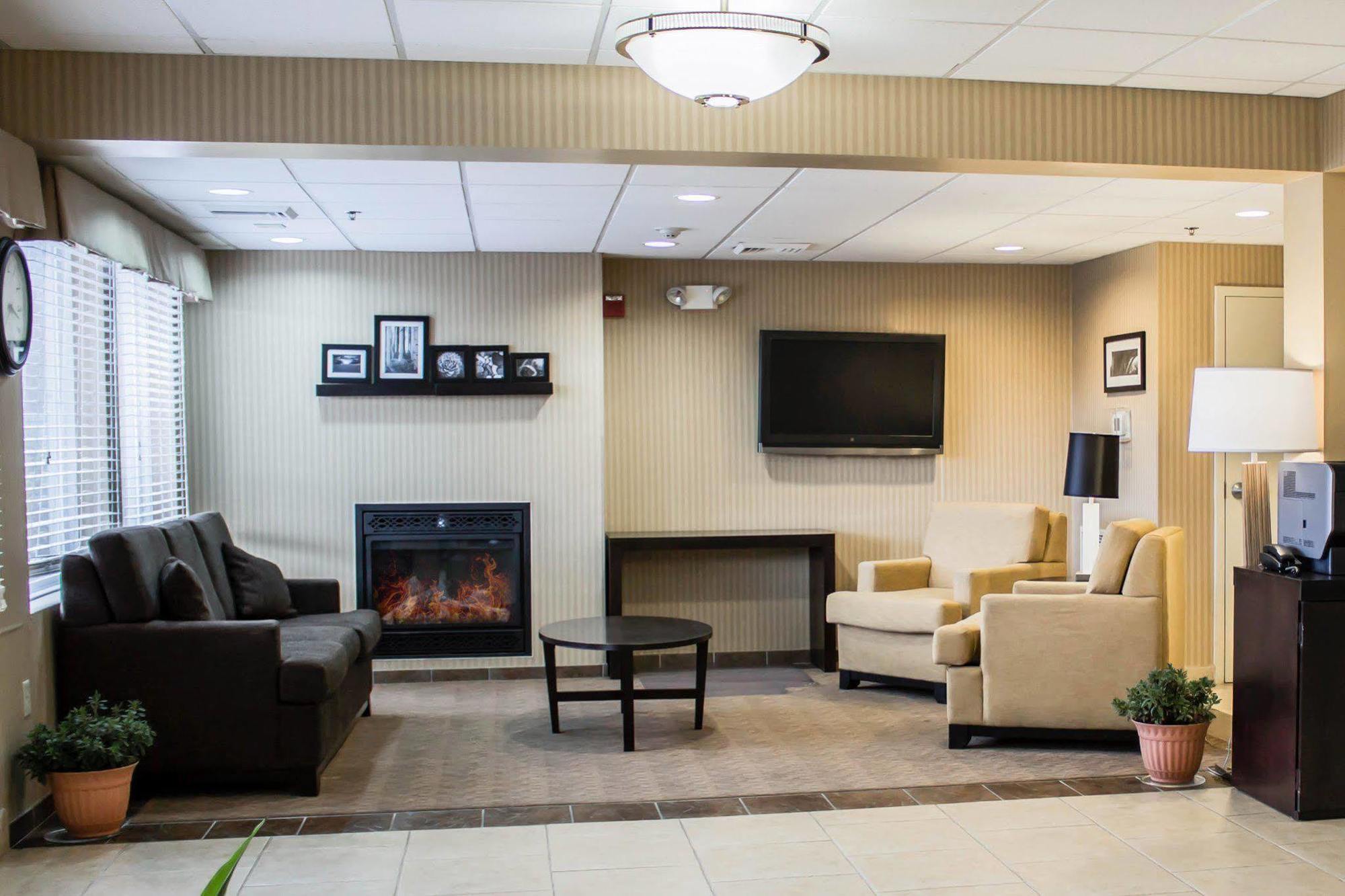 Quality Inn & Suites Chambersburg Extérieur photo
